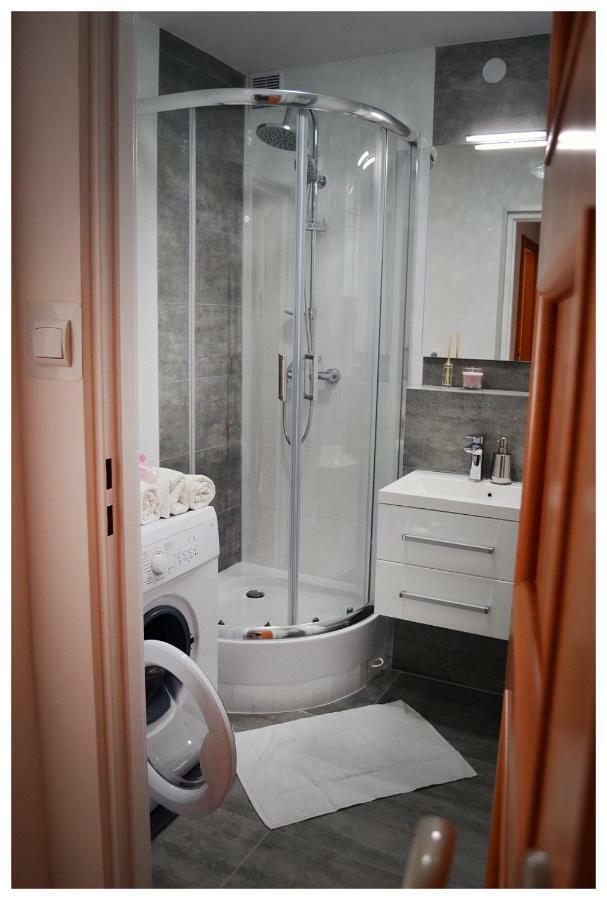 Color24 Apartament スタロバ・ボラ エクステリア 写真