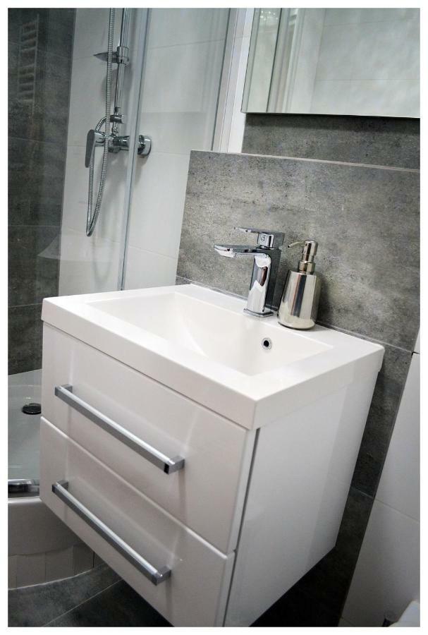 Color24 Apartament スタロバ・ボラ エクステリア 写真